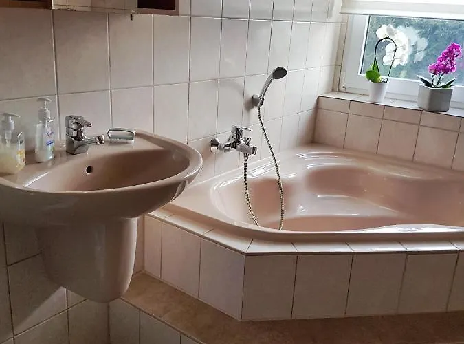 Am Viaduktweg Familie * Langenleuba-Niederhain